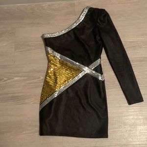2B bebe one shoulder sequin dress